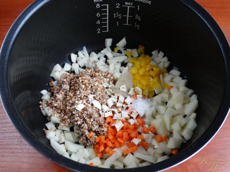 Фото приготовление рецепта: Суп с говяжьими фрикадельками в мультиварке шаг №4