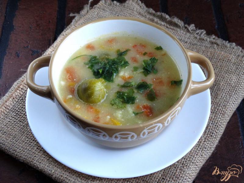 Фото приготовление рецепта: Сырный суп с брюссельской капустой шаг №8