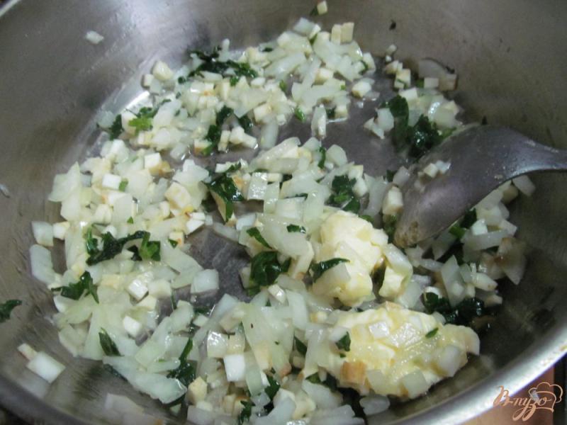 Фото приготовление рецепта: Домашний крем суп из сельдерея шаг №4