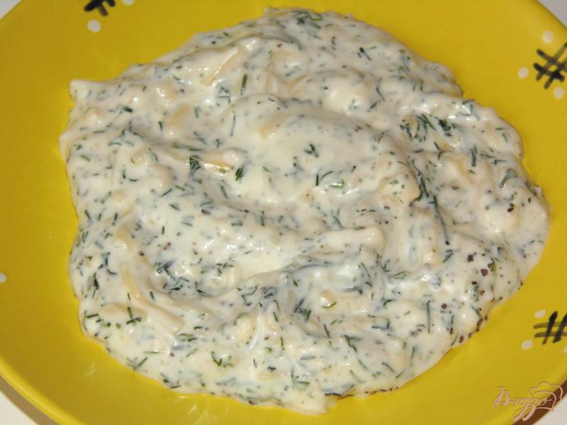 Фото приготовление рецепта: Картофель в мундире запеченный под сметаной и сыром шаг №3