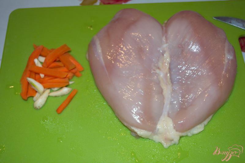 Фото приготовление рецепта: Куриное филе в духовке за 20 минут шаг №2