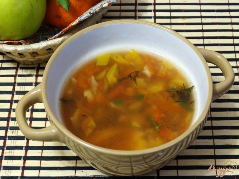 Фото приготовление рецепта: Быстрый суп с консервированной фасолью и шампиньонами шаг №6