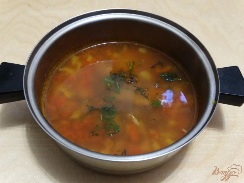 Фото приготовление рецепта: Быстрый суп с консервированной фасолью и шампиньонами шаг №5