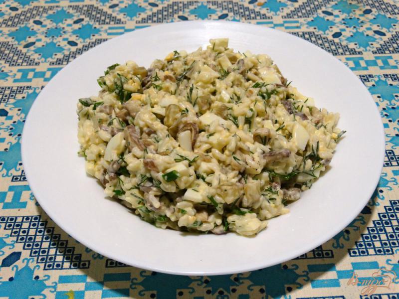 Фото приготовление рецепта: Салат с вёшенками и рисом шаг №5