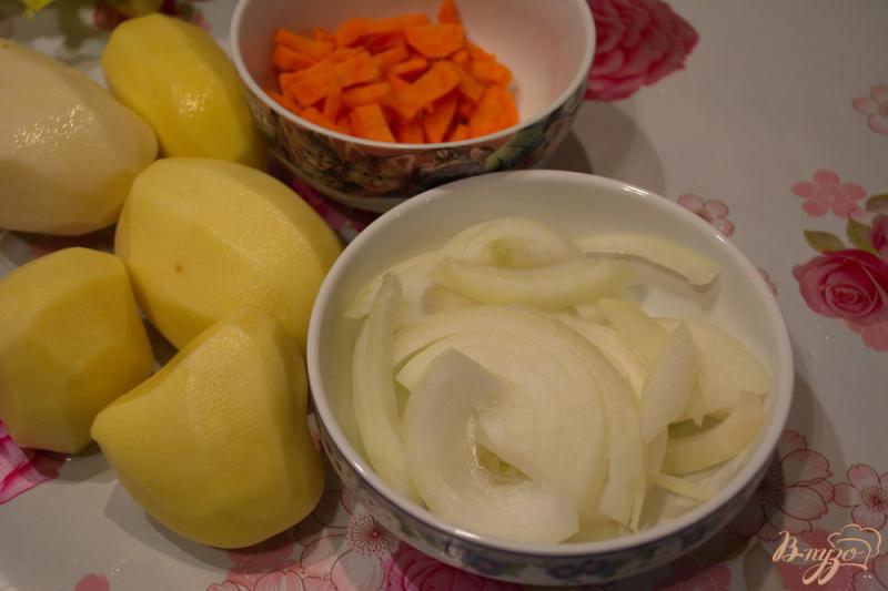 Фото приготовление рецепта: Рагу из индюшиного филе с картофелем и овощами шаг №1