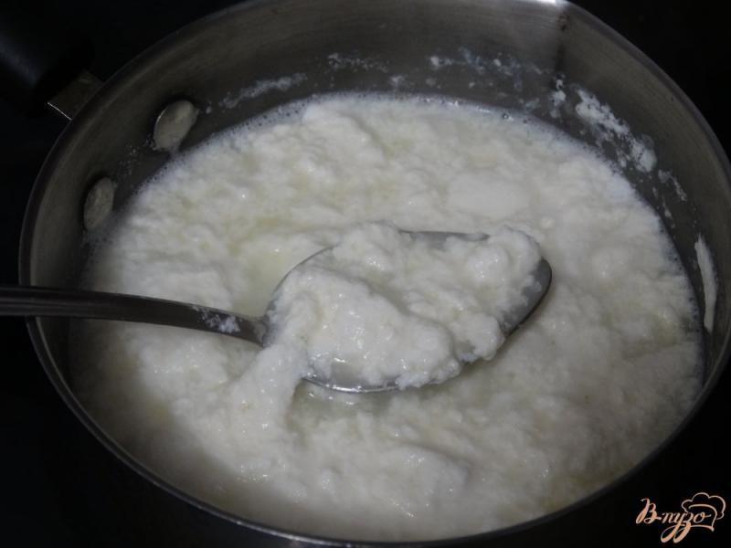 Фото приготовление рецепта: Домашний сыр из молока шаг №2