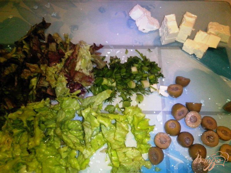Фото приготовление рецепта: Лёгкий салат с мандарином шаг №2