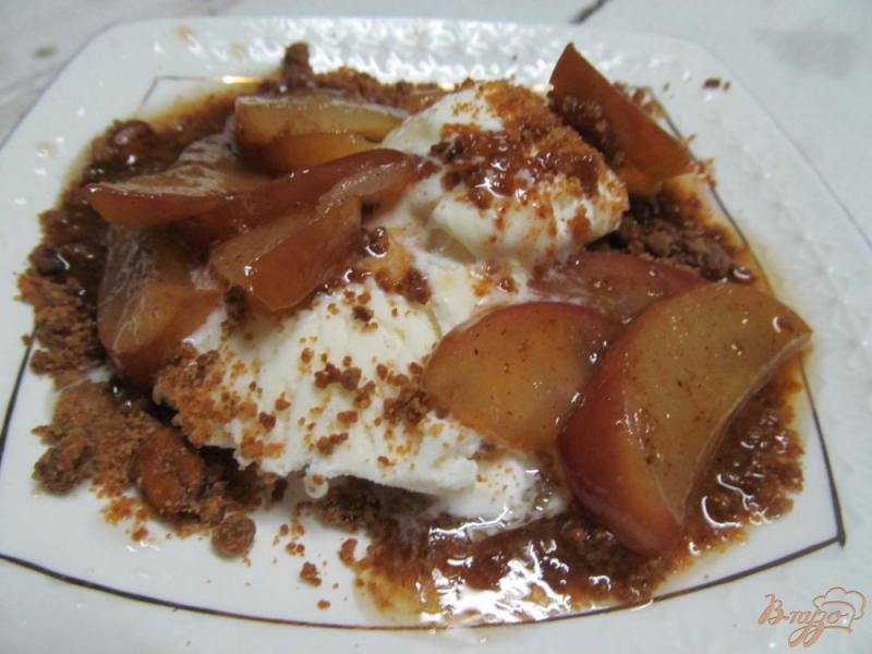 Фото приготовление рецепта: Десерт из яблок и мороженого шаг №12