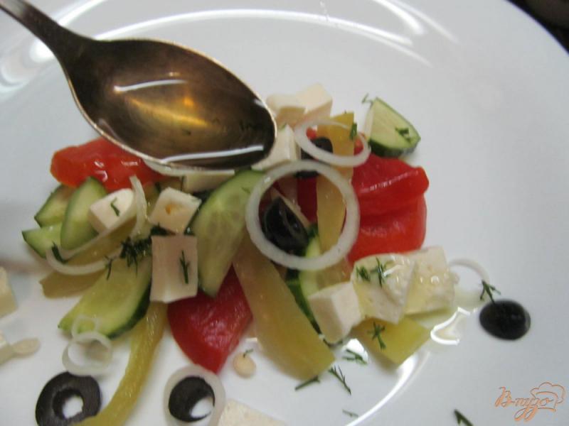 Фото приготовление рецепта: Салат из овощей и брынзы шаг №4