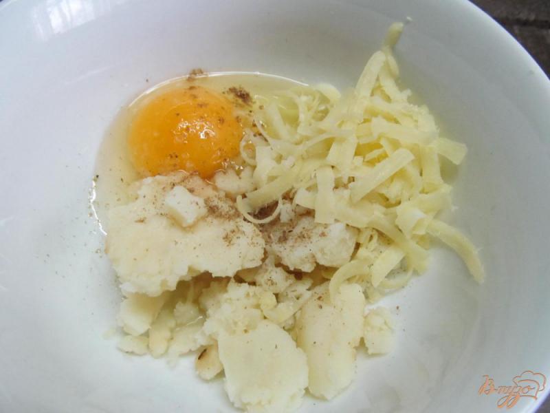 Фото приготовление рецепта: Картофельные оладьи с грибами и паштетом шаг №1
