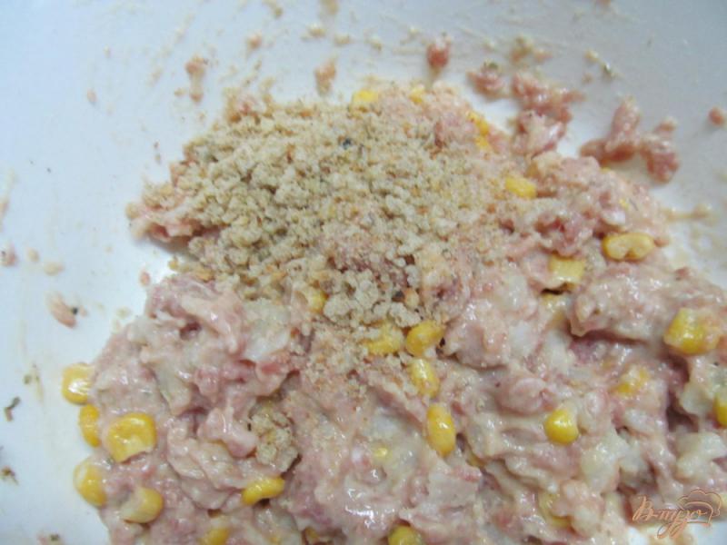 Фото приготовление рецепта: Котлеты с картофелем и кукурузой шаг №3