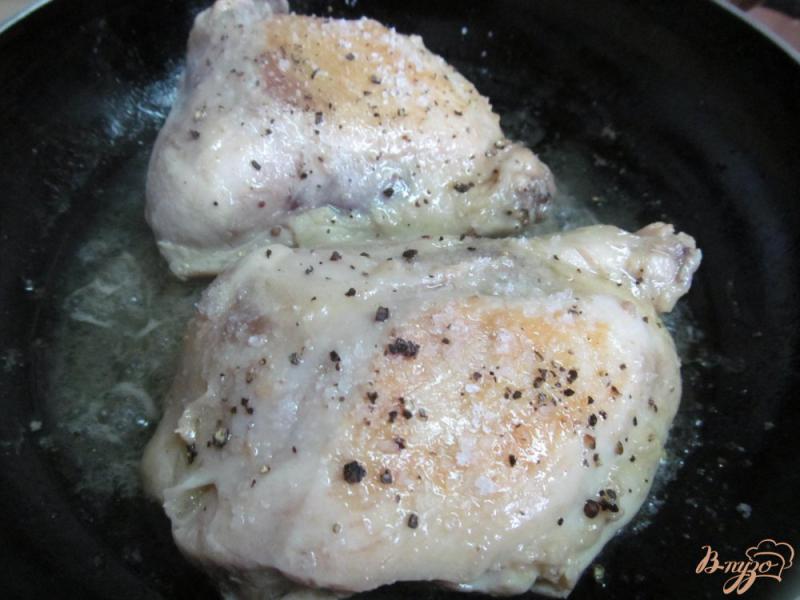 Фото приготовление рецепта: Куриные бедра в горчичном соусе шаг №2