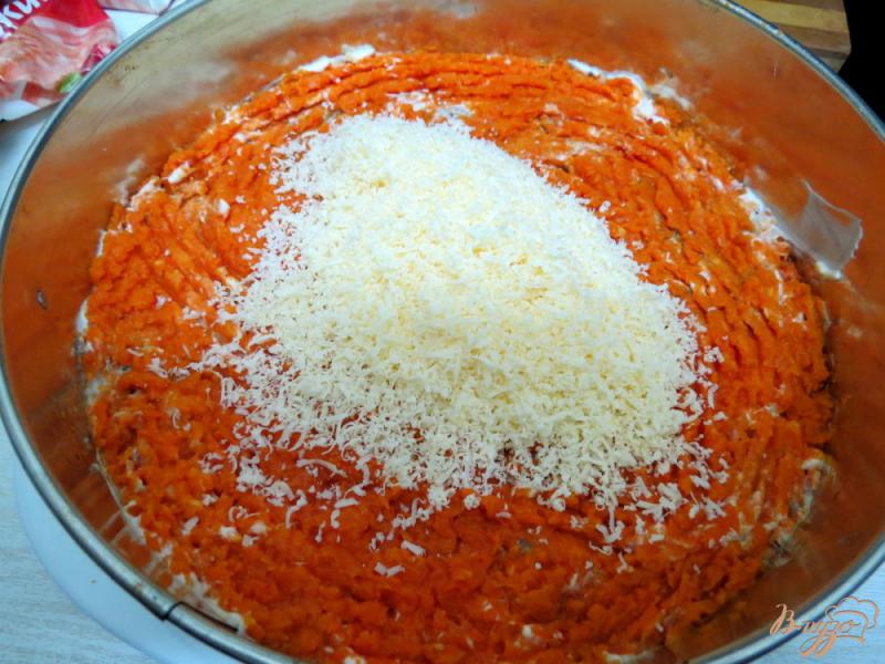 Фото приготовление рецепта: Салат с консервированной скумбрией шаг №10