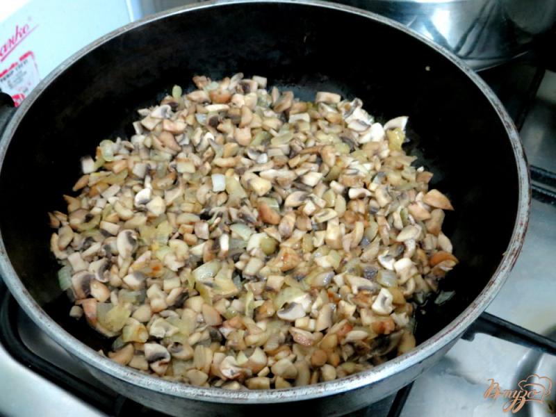 Фото приготовление рецепта: Лаваш с картофелем, мясом и капустой шаг №2
