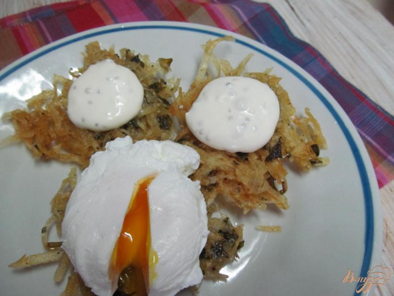 Фото приготовление рецепта: Рости с яйцом пашот шаг №8