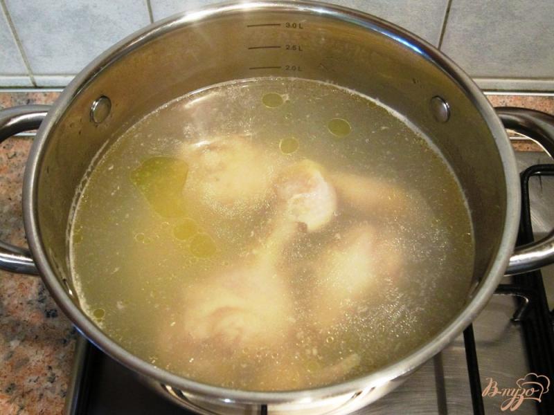 Фото приготовление рецепта: Суп с чечевицей и плавленым сыром шаг №2