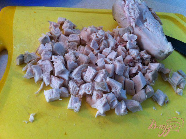 Фото приготовление рецепта: Салат «Оливье» с куриным филе шаг №5