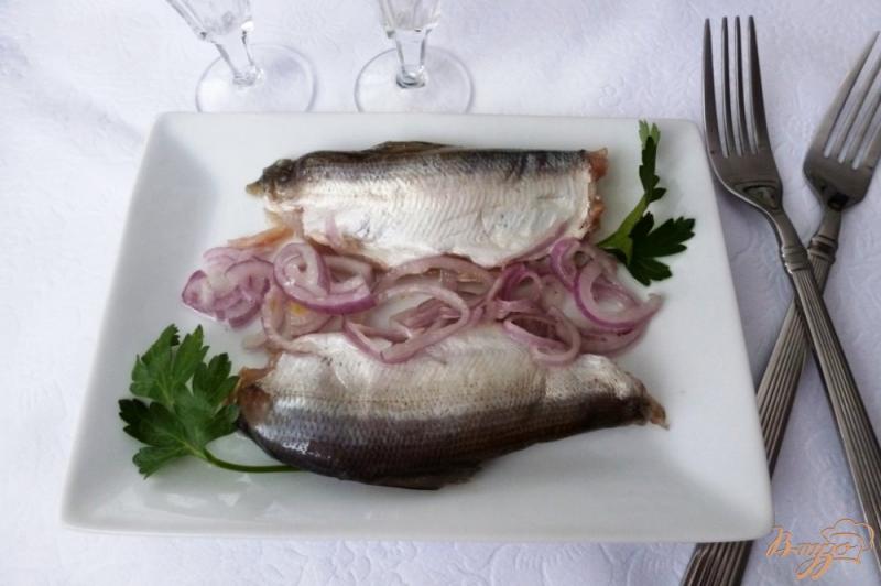 Фото приготовление рецепта: Белая рыба (пелядь) соленая с цедрой цитрусовых шаг №6