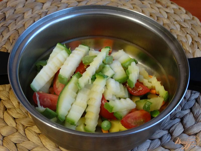 Фото приготовление рецепта: Суп с кабачком и зеленым горошком шаг №5
