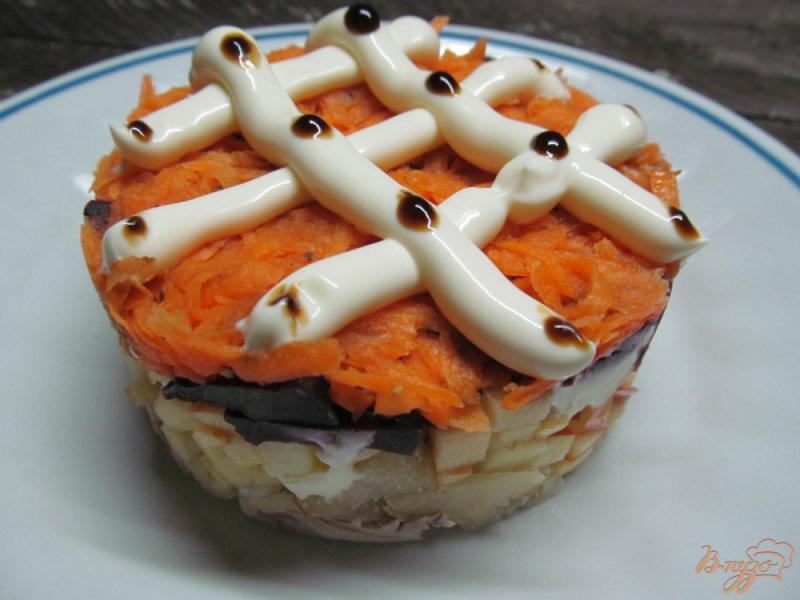 Фото приготовление рецепта: Салат из мяса индейки свеклы и моркови шаг №7