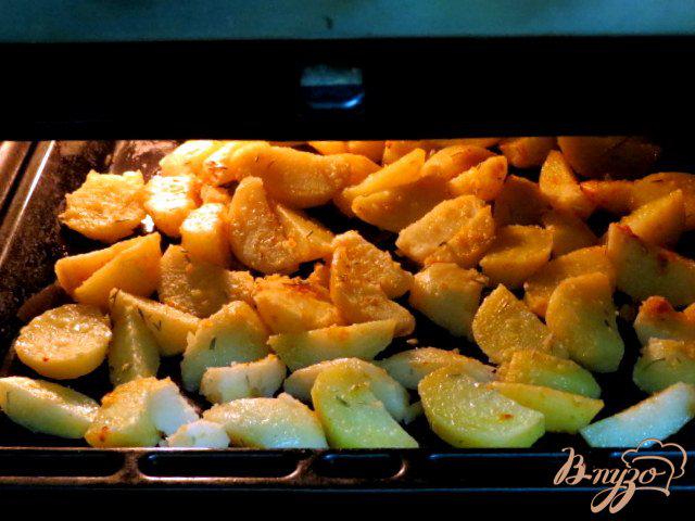 Фото приготовление рецепта: Картофель запеченный с паприкой шаг №5