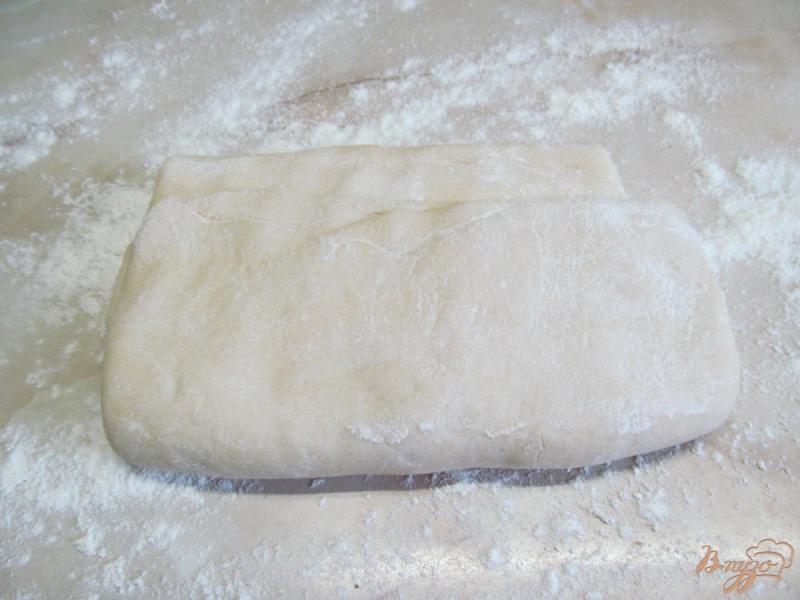 Фото приготовление рецепта: Мясной пирог в слоенном тесте шаг №1