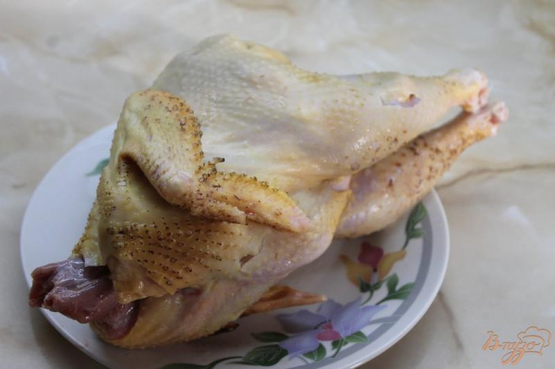 Фото приготовление рецепта: Запеченный маринованный цыпленок с картофелем шаг №2