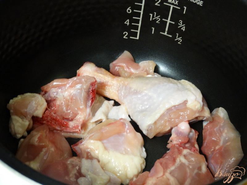Фото приготовление рецепта: Шпинатная паста с курицей в мультиварке шаг №1