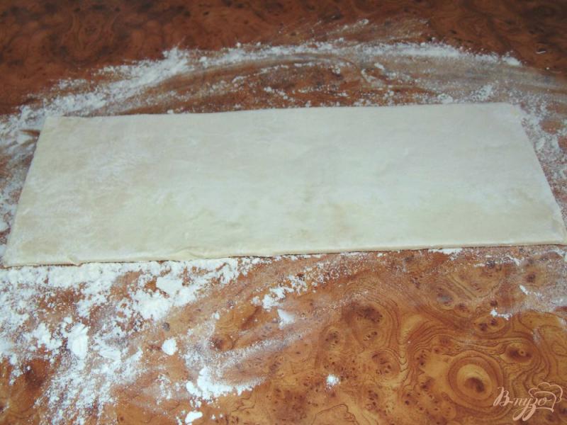 Фото приготовление рецепта: Сосиски в тесте в форме косички шаг №1
