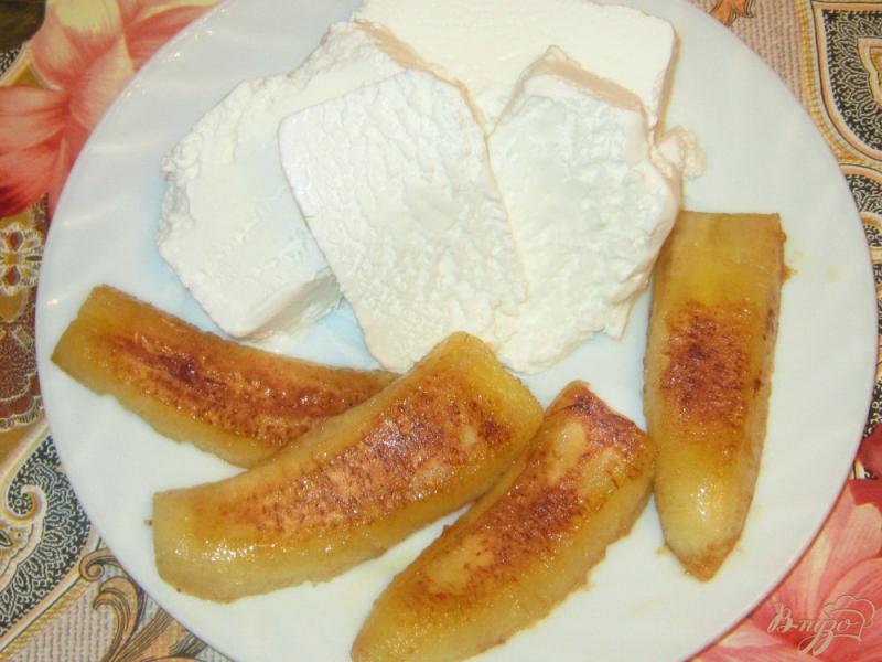 Фото приготовление рецепта: Мороженое с жареными  бананами и грецкими орехами шаг №5