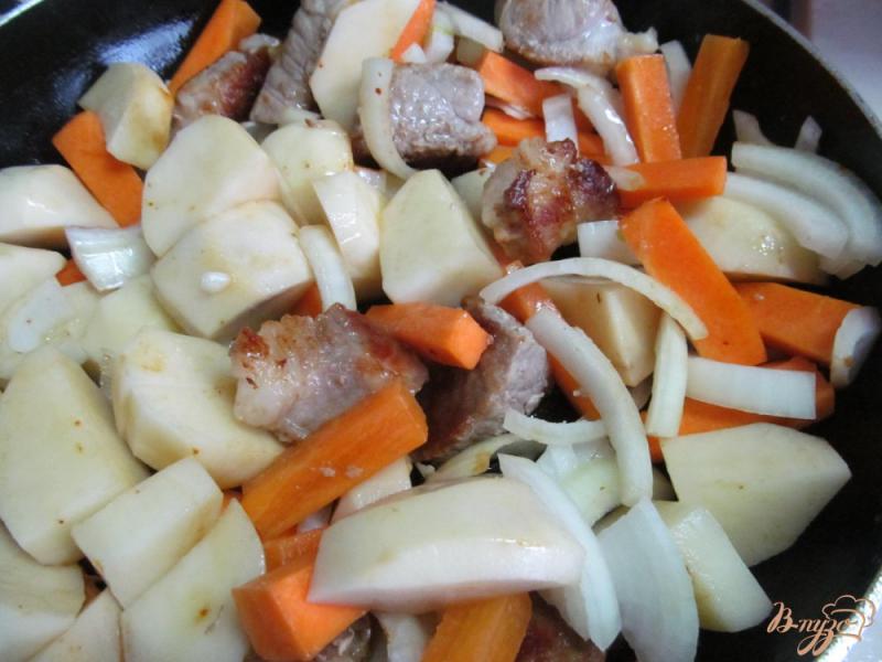 Фото приготовление рецепта: Рагу из мяса свинины шаг №4