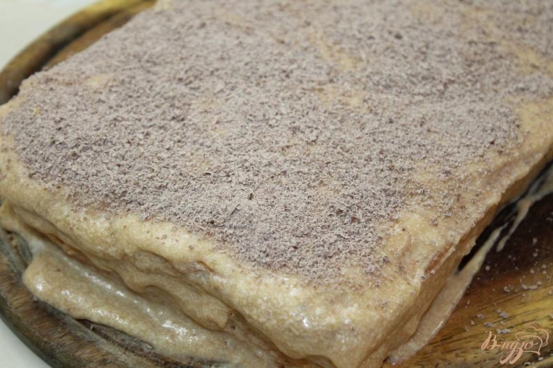 Фото приготовление рецепта: Бисквитный торт с масляным кремом и мандаринами шаг №10