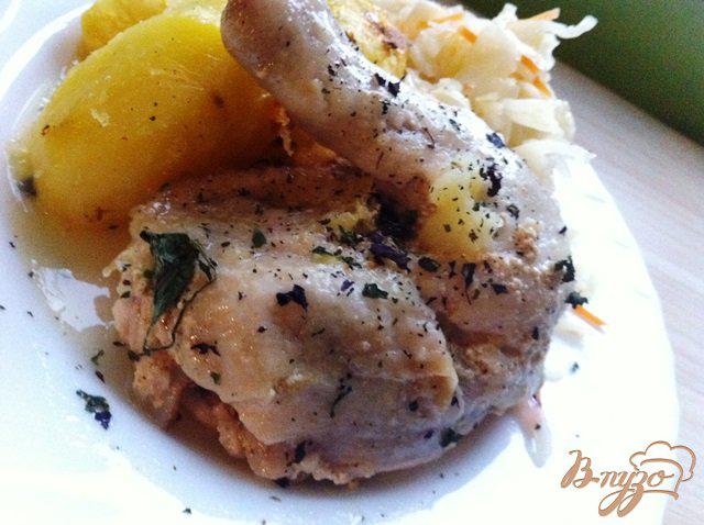 Фото приготовление рецепта: Запечённая курица в остром маринаде с картофелем шаг №6