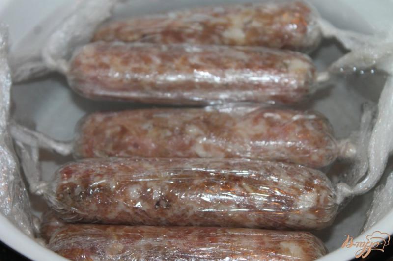 Фото приготовление рецепта: Свиные мини колбаски с соусом шаг №5