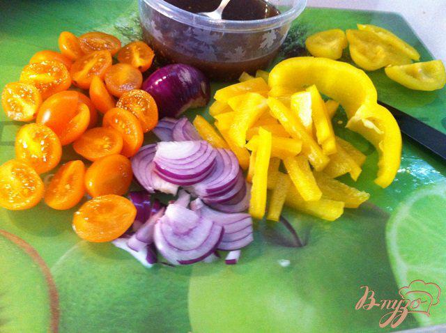 Фото приготовление рецепта: Салат овощной «Оранжевая осень» шаг №4