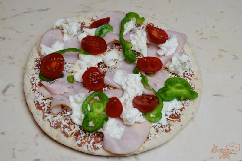Фото приготовление рецепта: Пицца с шинкой шаг №2