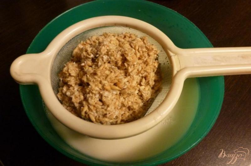 Фото приготовление рецепта: Овсяный кисель с вяленой брусникой и тимьяном шаг №2