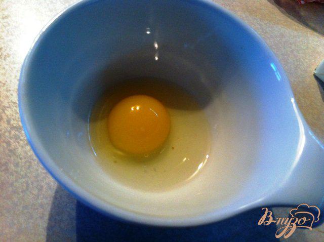 Фото приготовление рецепта: Завтрак из перепелиных яиц шаг №3