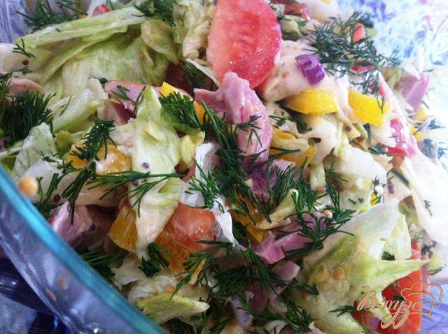 Фото приготовление рецепта: Салат овощной с копченой курицей шаг №9