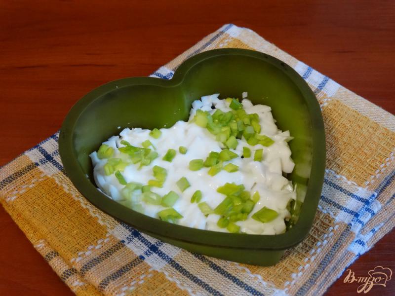 Фото приготовление рецепта: Салат со свеклой и крабовыми палочками шаг №2