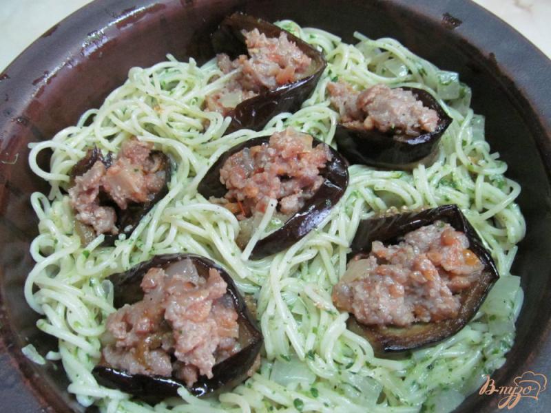 Фото приготовление рецепта: Спагетти с баклажаном и фаршем шаг №10
