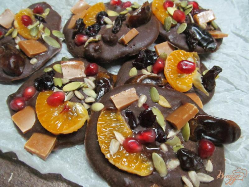 Фото приготовление рецепта: Шоколадные батончики с начинкой шаг №4