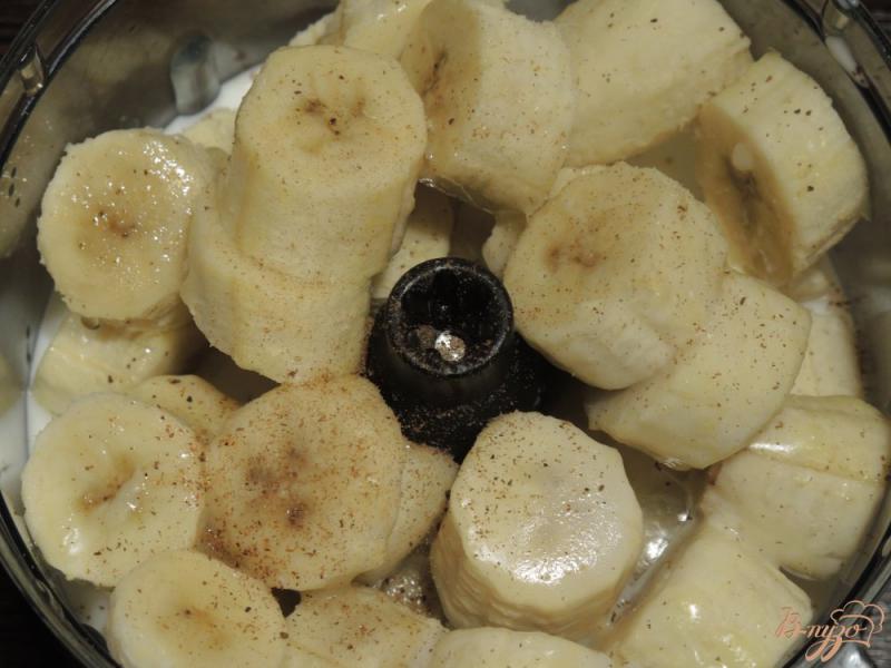 Фото приготовление рецепта: Десерт из замороженных бананов шаг №2