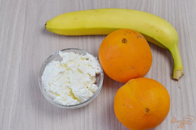 Фото приготовление рецепта: Смузи с бананом и апельсином шаг №1