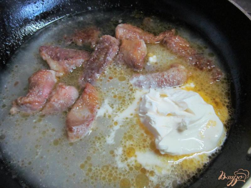 Фото приготовление рецепта: Свинина с замороженными овощами шаг №3