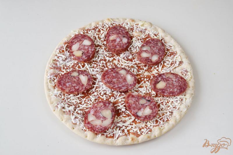Фото приготовление рецепта: Пицца с салями шаг №1