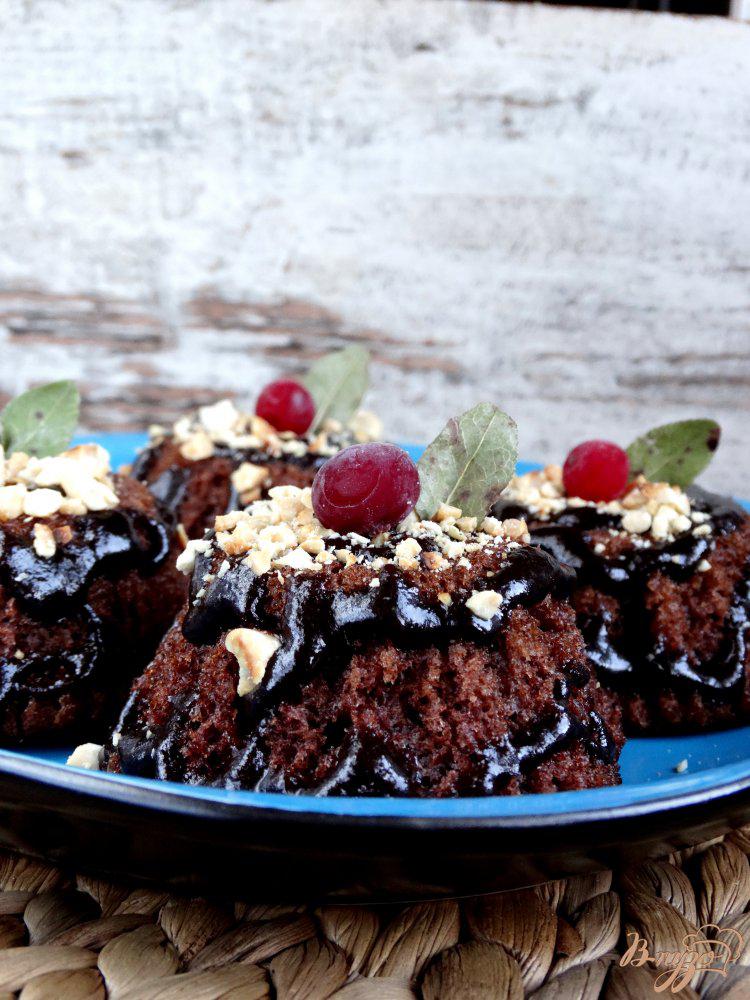 Фото приготовление рецепта: Шоколадные бисквитные пирожные шаг №13