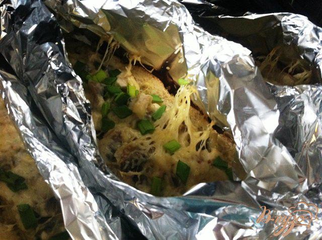 Фото приготовление рецепта: Фаршированный багет курицей и грибами шаг №10