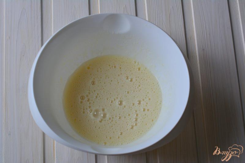 Фото приготовление рецепта: Ягодные кексы с сахарной помадкой шаг №1