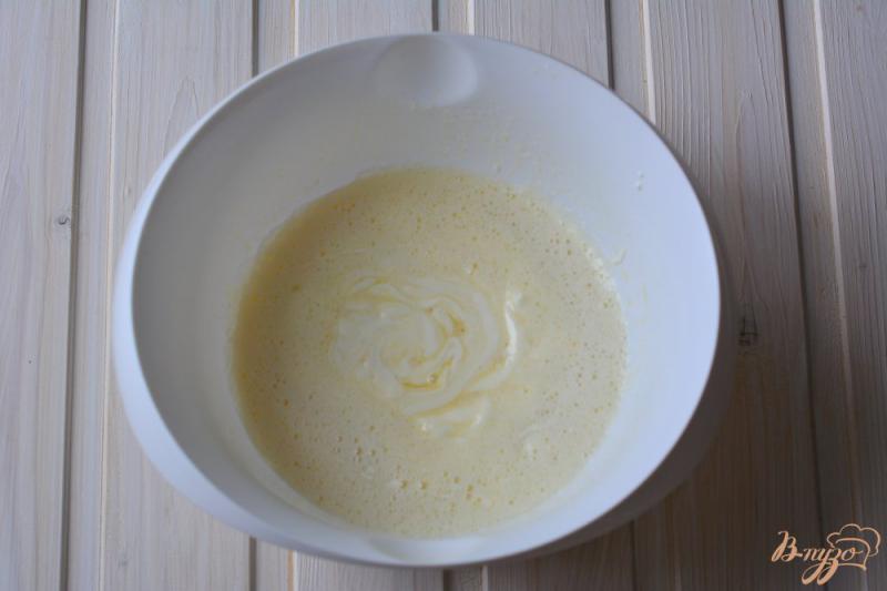 Фото приготовление рецепта: Ягодные кексы с сахарной помадкой шаг №2